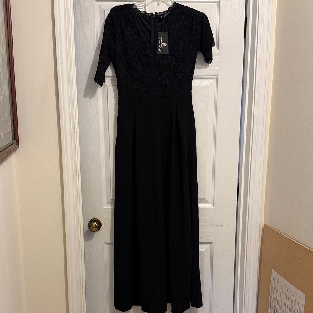Elegant Black Lace Bodice Midi Dress